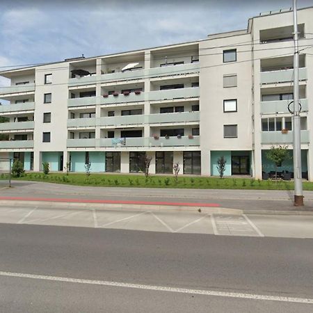 Alure Residences 1 & 24H Self Check-In, Free Parking In Front Of The Apartment Building, New Building, Terrace, Cafe With Breakfast In The Apartment Building, Next To The Aqua Park Banská Bystrica Exterior foto