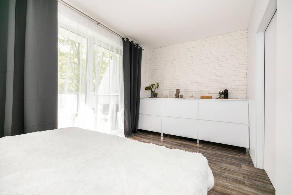 Alure Residences 1 & 24H Self Check-In, Free Parking In Front Of The Apartment Building, New Building, Terrace, Cafe With Breakfast In The Apartment Building, Next To The Aqua Park Banská Bystrica Exterior foto